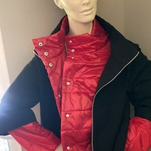 Unbranded Three in one convertible red puffer sleeve AND black zip coat Medium